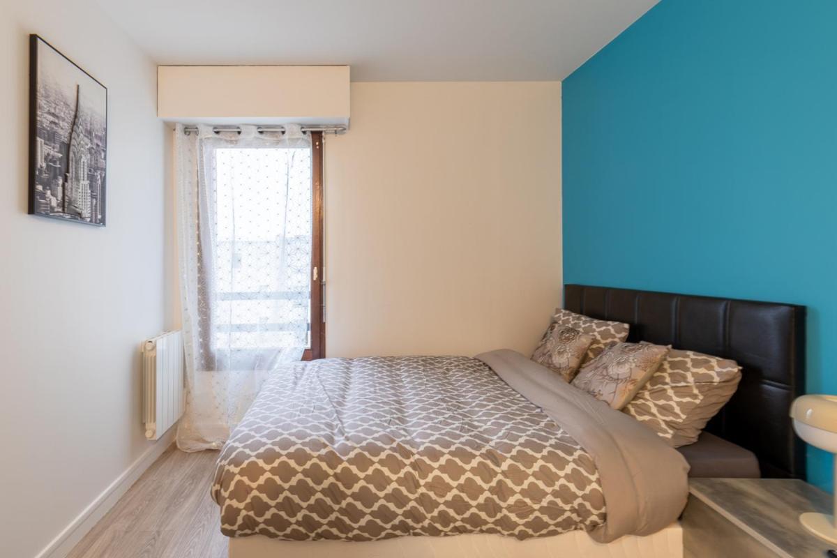Le Beau Refuge Parisien De Cergy - Parisian Modern Flat At Cergy Bed & Breakfast Exterior photo
